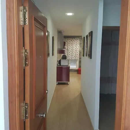 Apartamento En Centro De Conil, Calle Becquer 56, A/c, Wifi, Garaje