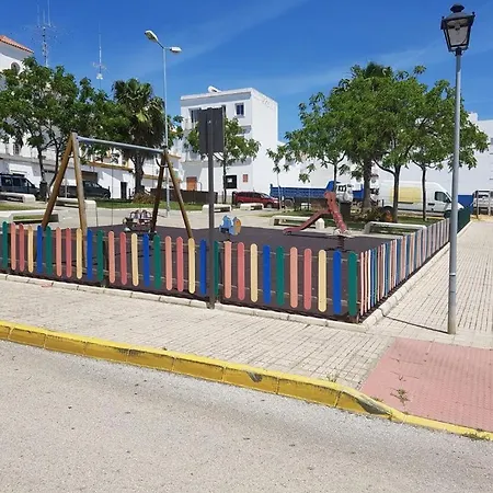 Apartamento En Centro De Conil, Calle Becquer 56, A/c, Wifi, Garaje * Conil De La Frontera