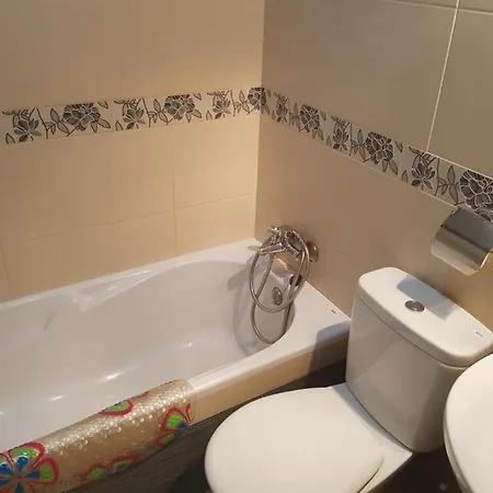 Apartamento En Centro De Conil, Calle Becquer 56, A/c, Wifi, Garaje Apartment