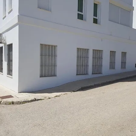Apartamento En Centro De Conil, Calle Becquer 56, A/c, Wifi, Garaje *