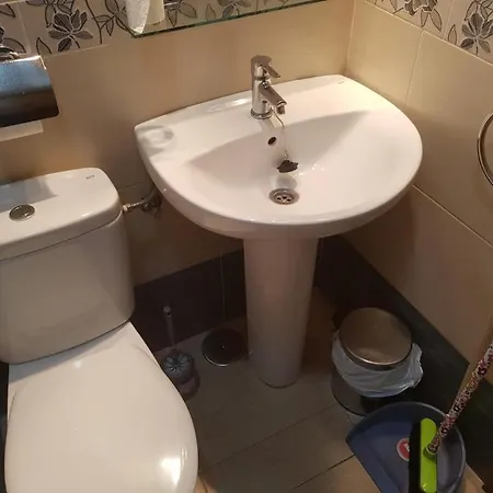 Apartamento En Centro De Conil, Calle Becquer 56, A/c, Wifi, Garaje *